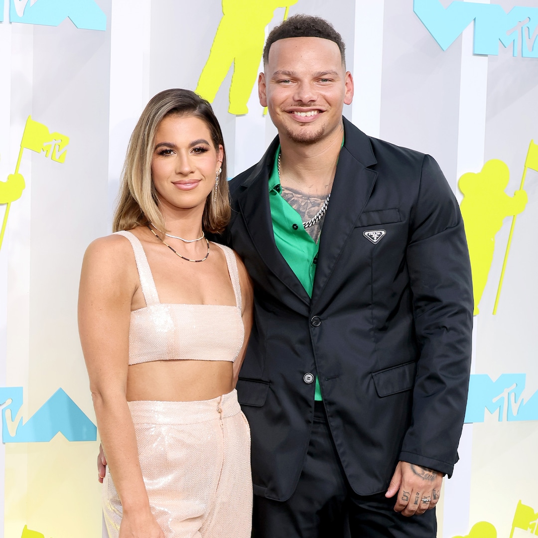 2022 MTV VMAs: Couples Take Over the Red Carpet